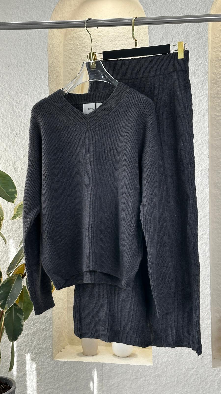 بدلة نسائي تنورة