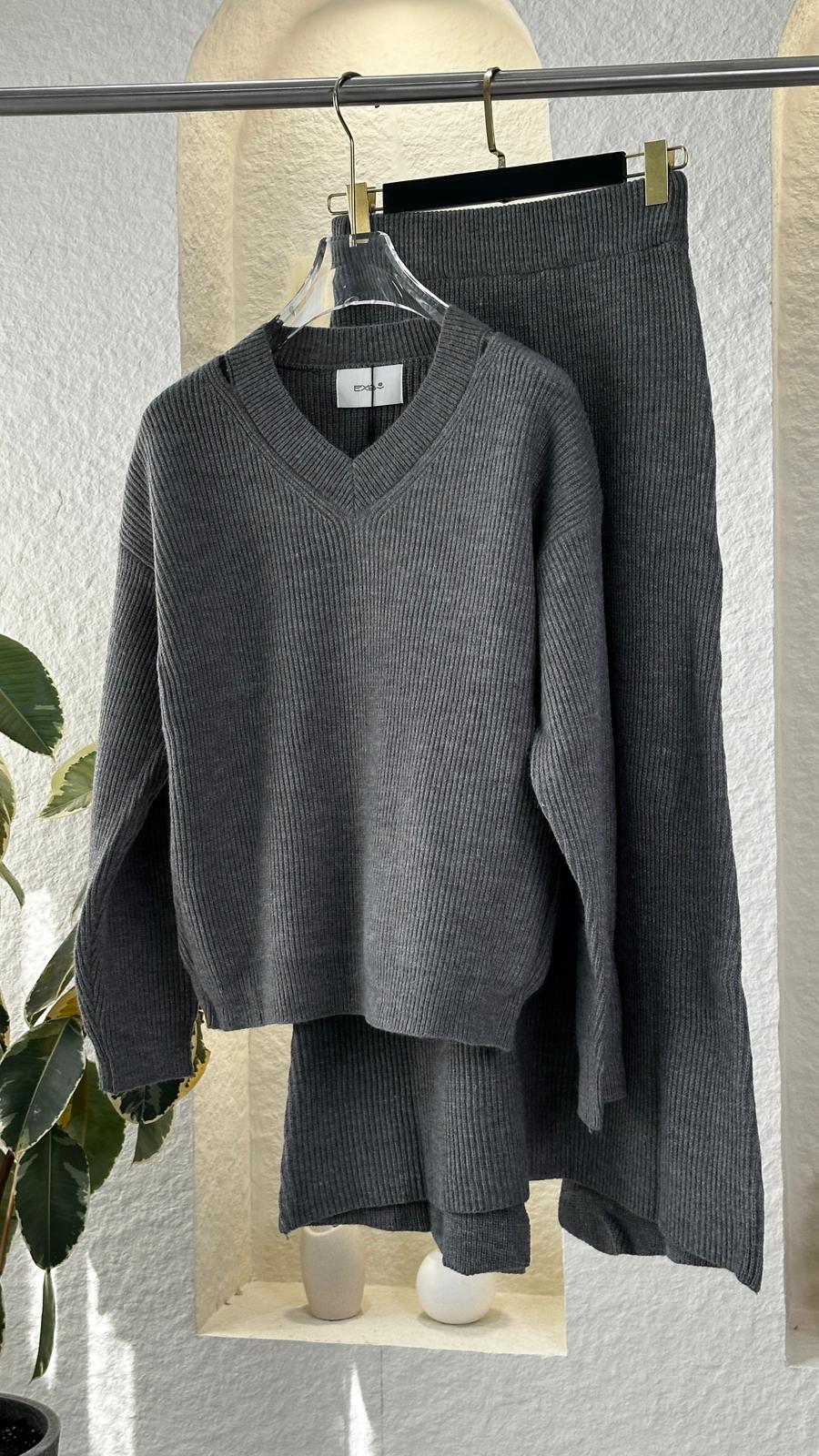 بدلة نسائي تنورة