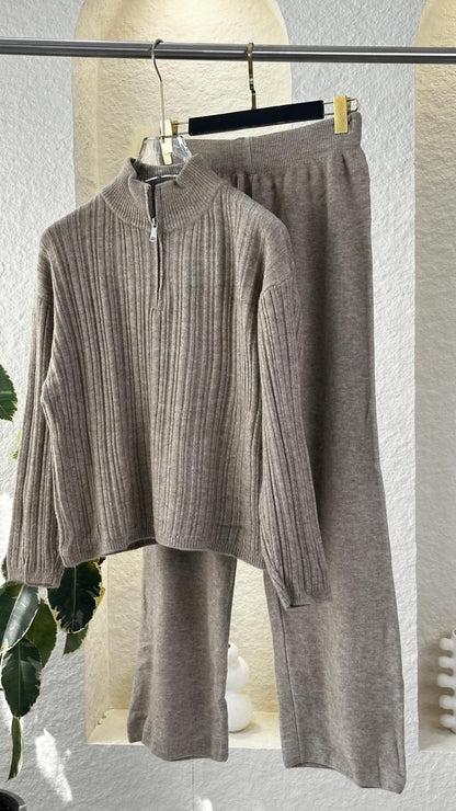 بدلة نسائي سحاب