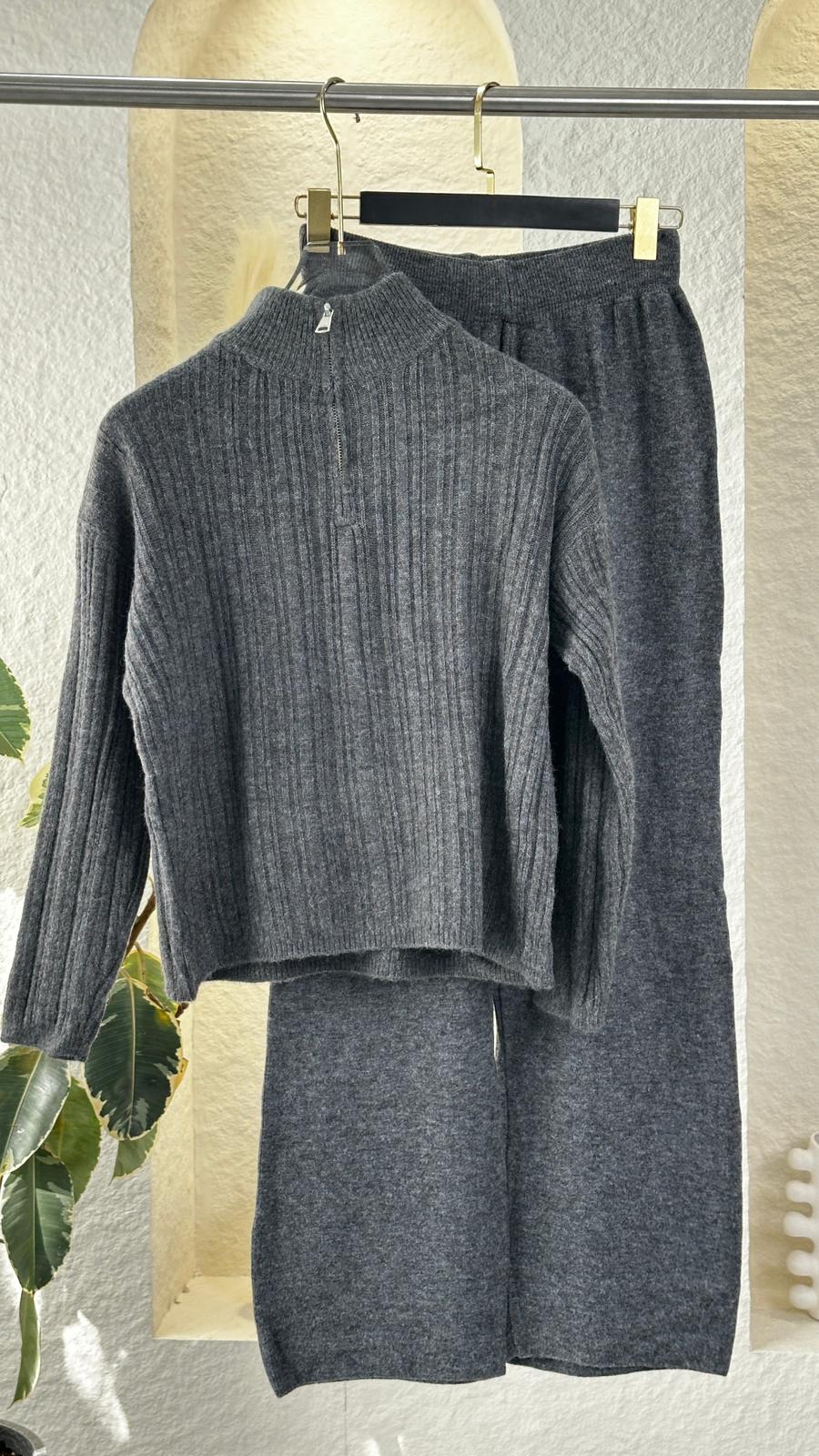 بدلة نسائي سحاب