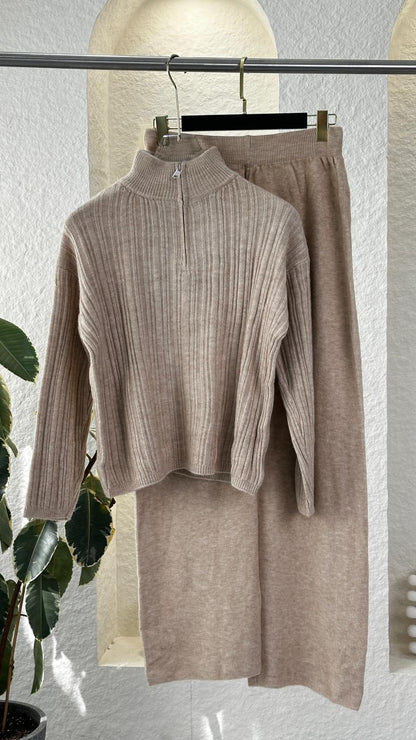 بدلة نسائي سحاب