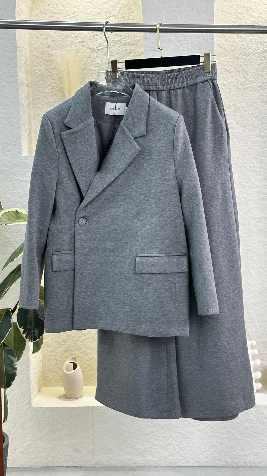 بدلة نسائي 1 زرار