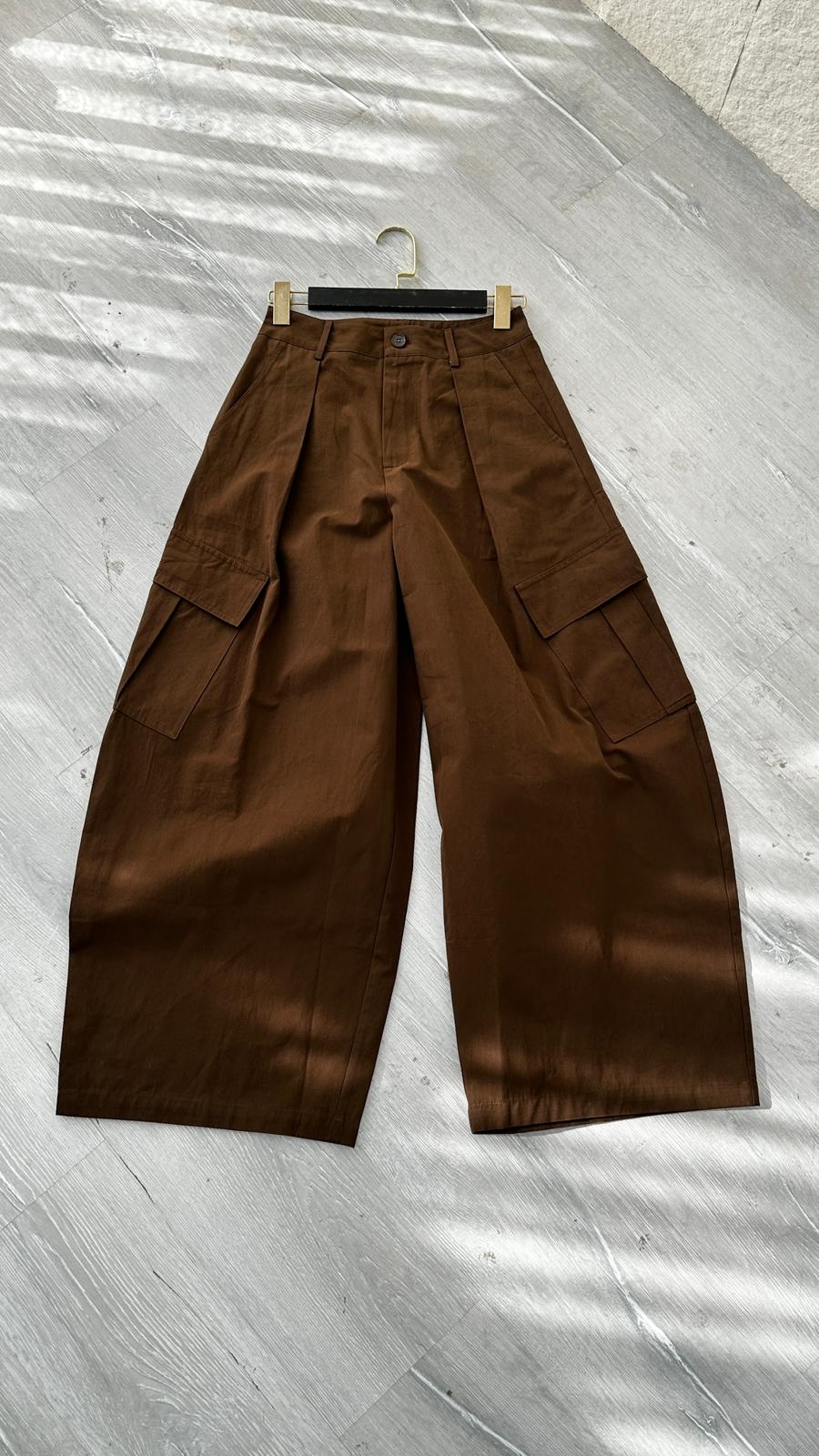 بنطلون نسائي واسع