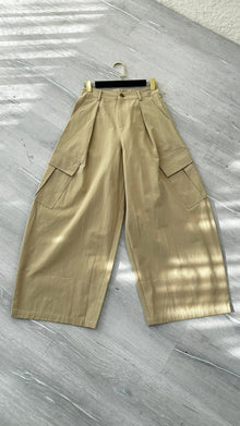 بنطلون نسائي واسع