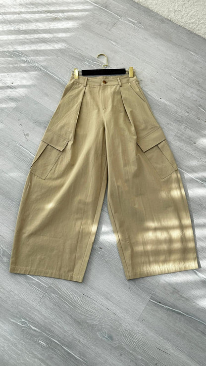 بنطلون نسائي واسع