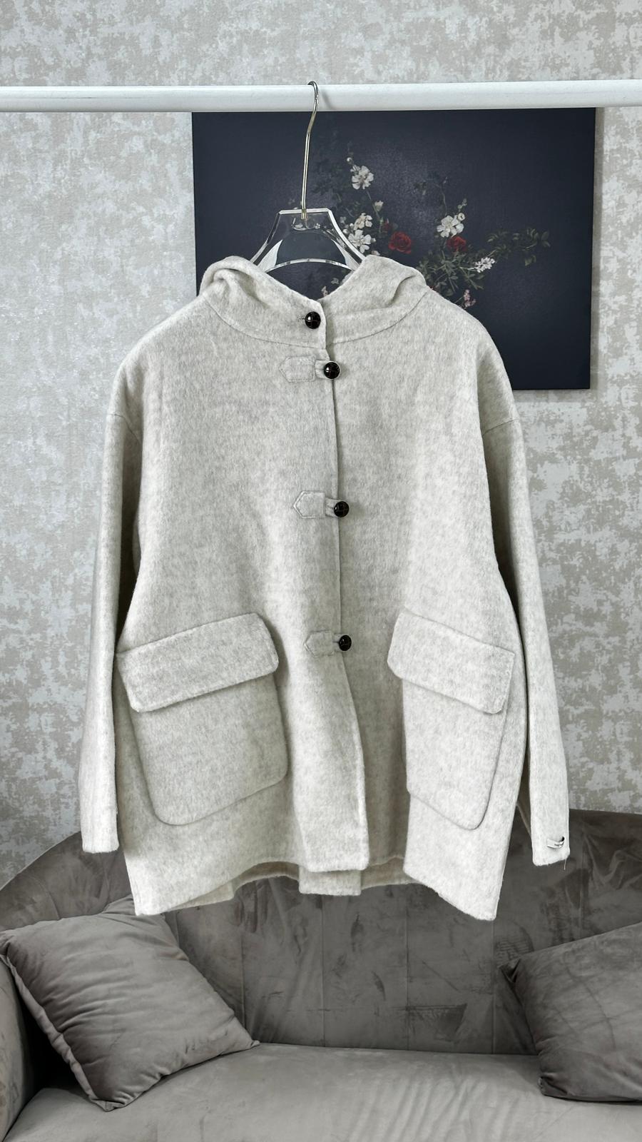 جاكيت نسائي جوخ قصير