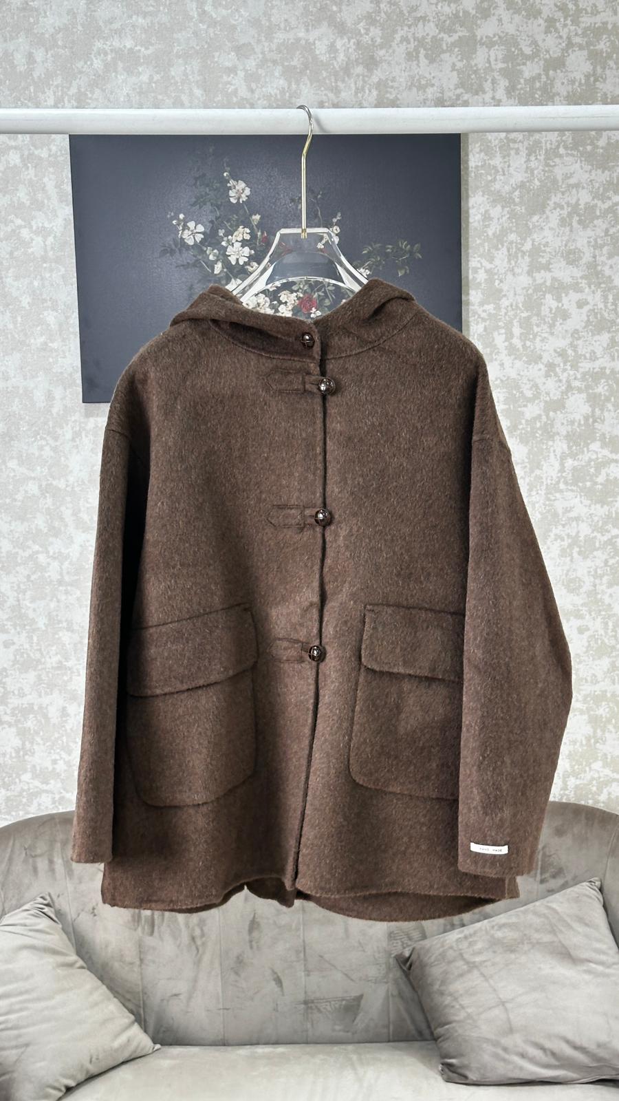 جاكيت نسائي جوخ قصير