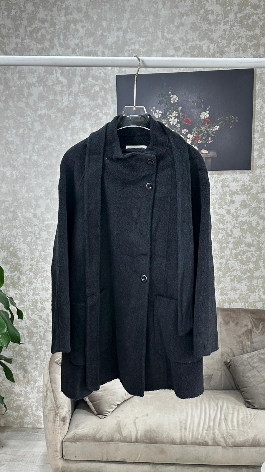 جاكيت نسائي قصير