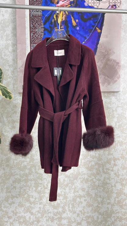 جاكيت نسائي قصير