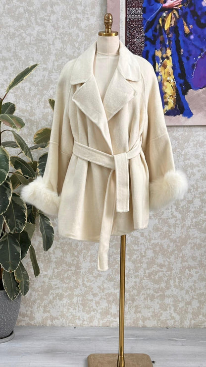 جاكيت نسائي قصير