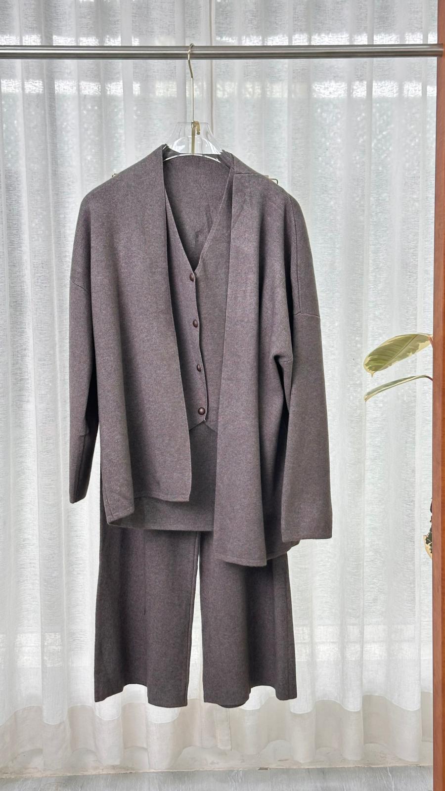 بدلة نسائي 3 قطع