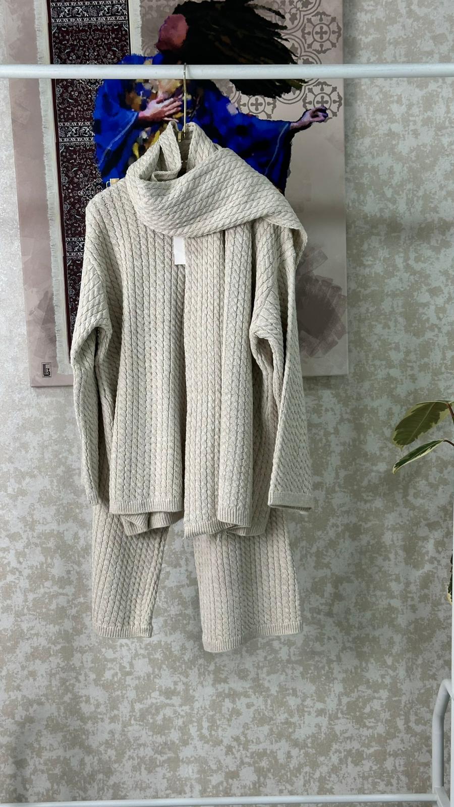 بدلة نسائي سكارف