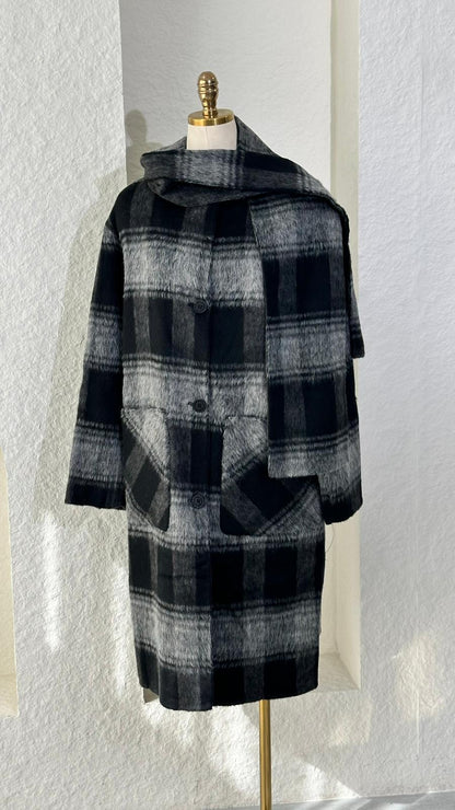 جاكيت نسائي مع اسكارف