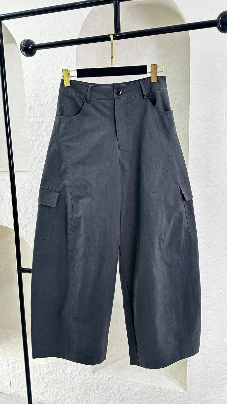 بنطلون نسائي واسع