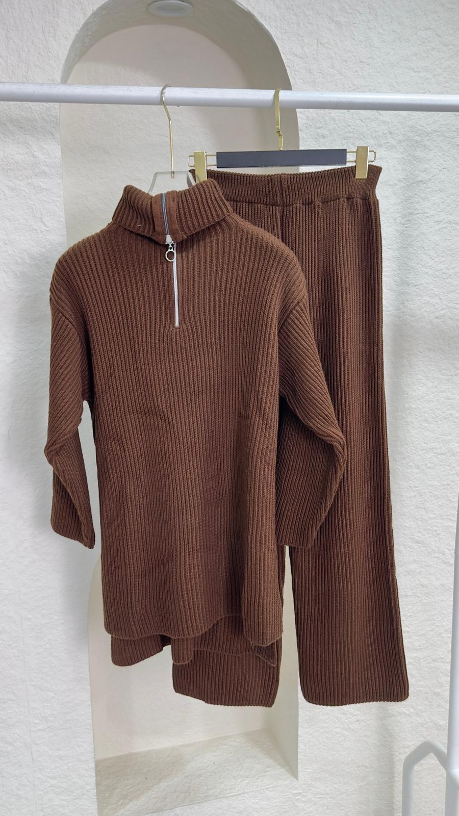 بدلة نسائي غولة سحاب