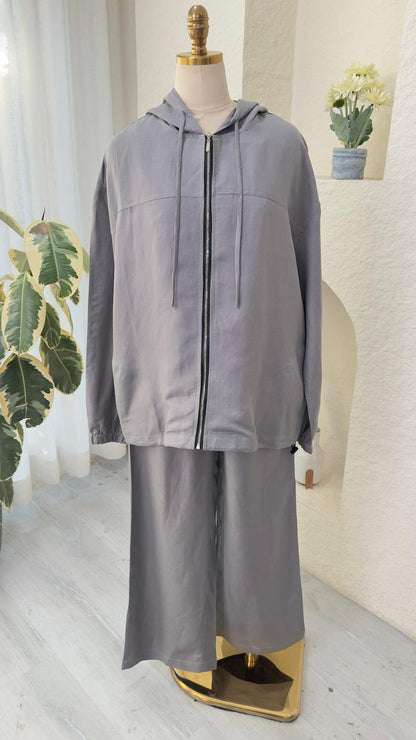 بدلة نسائي