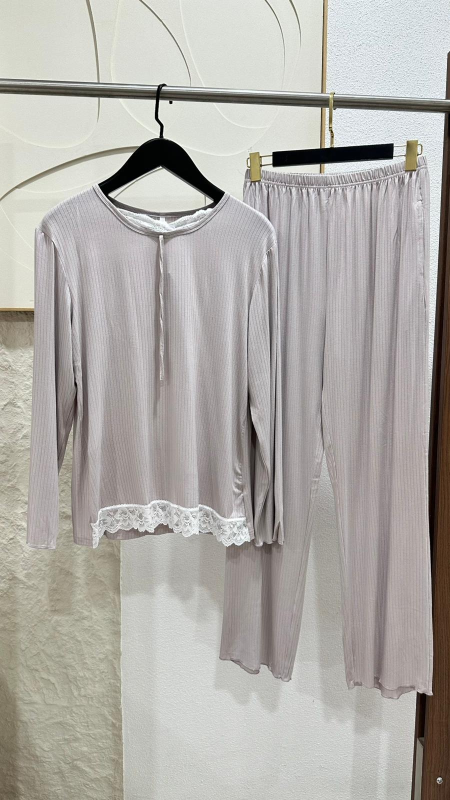 بيجامة نسائي