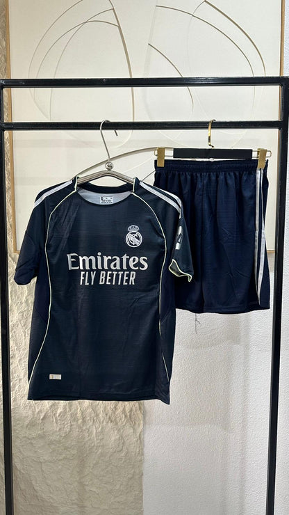 طقم رياضة