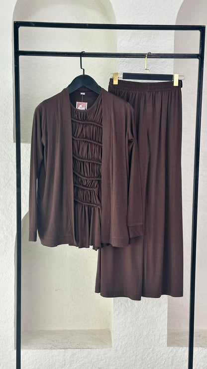 بدلة نسائي