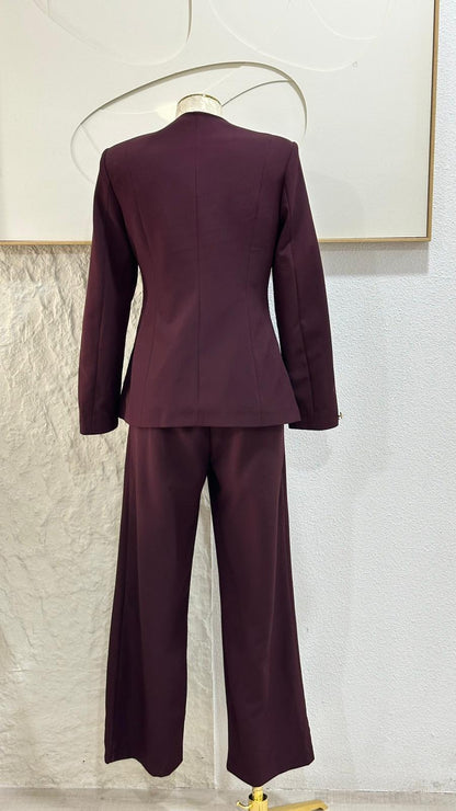 بدلة نسائي