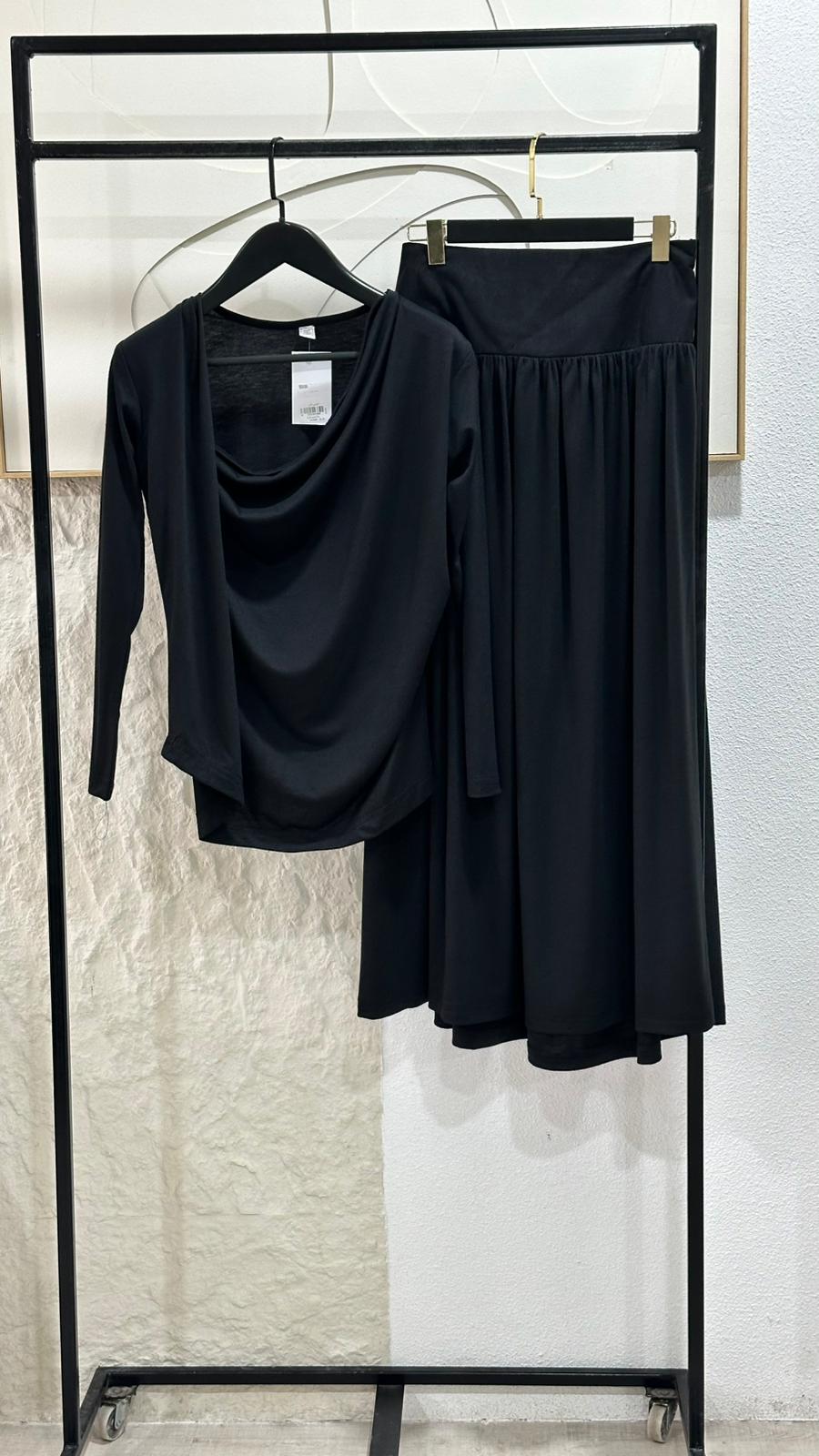 بدلة تنورة نسائي
