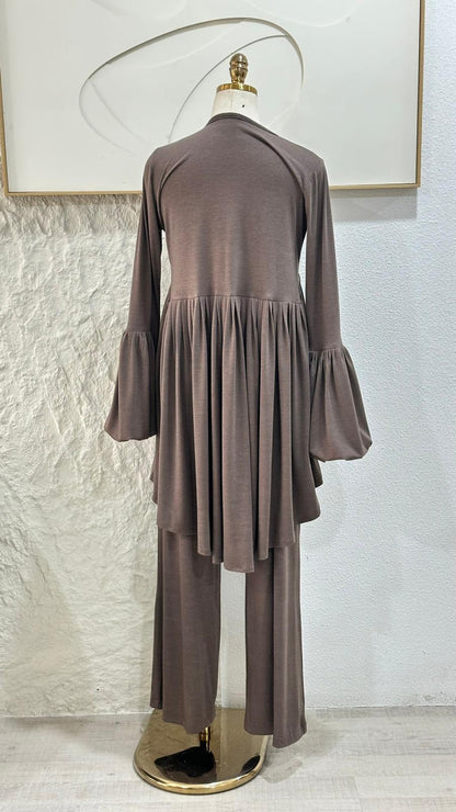 بدلة نسائي