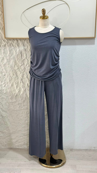 بدلة نسائي