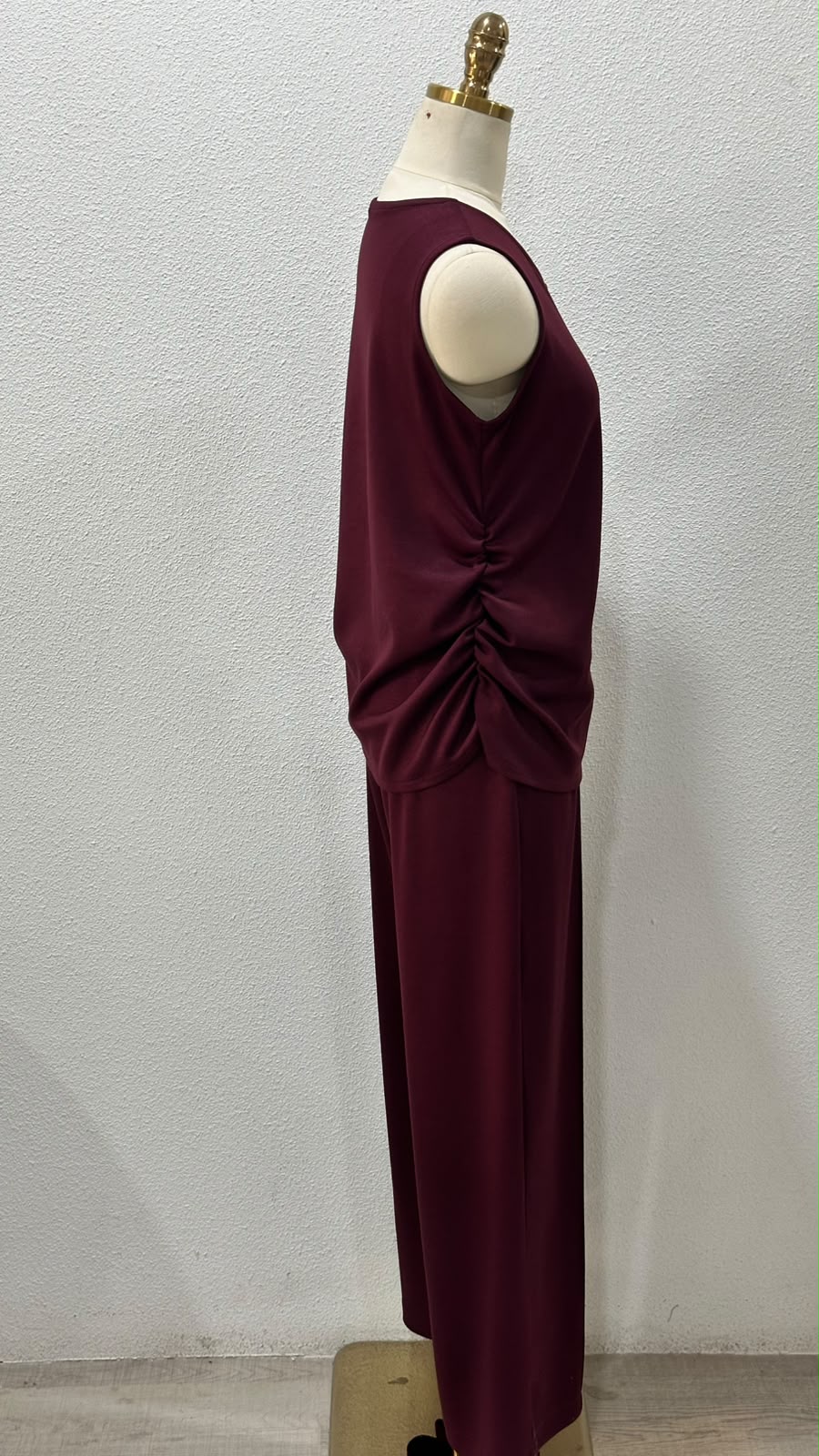 بدلة نسائي