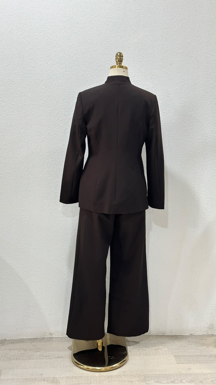 بدلة نسائي