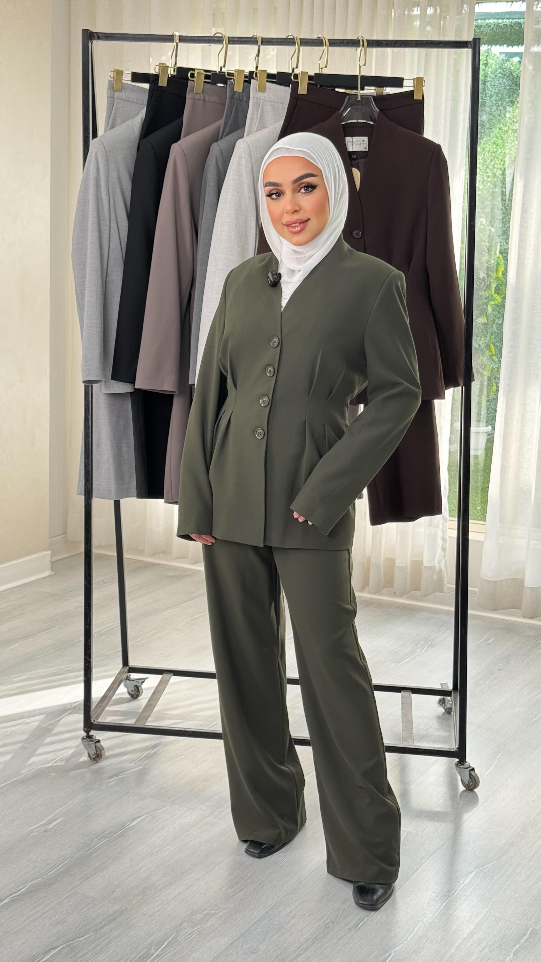 بدلة نسائى