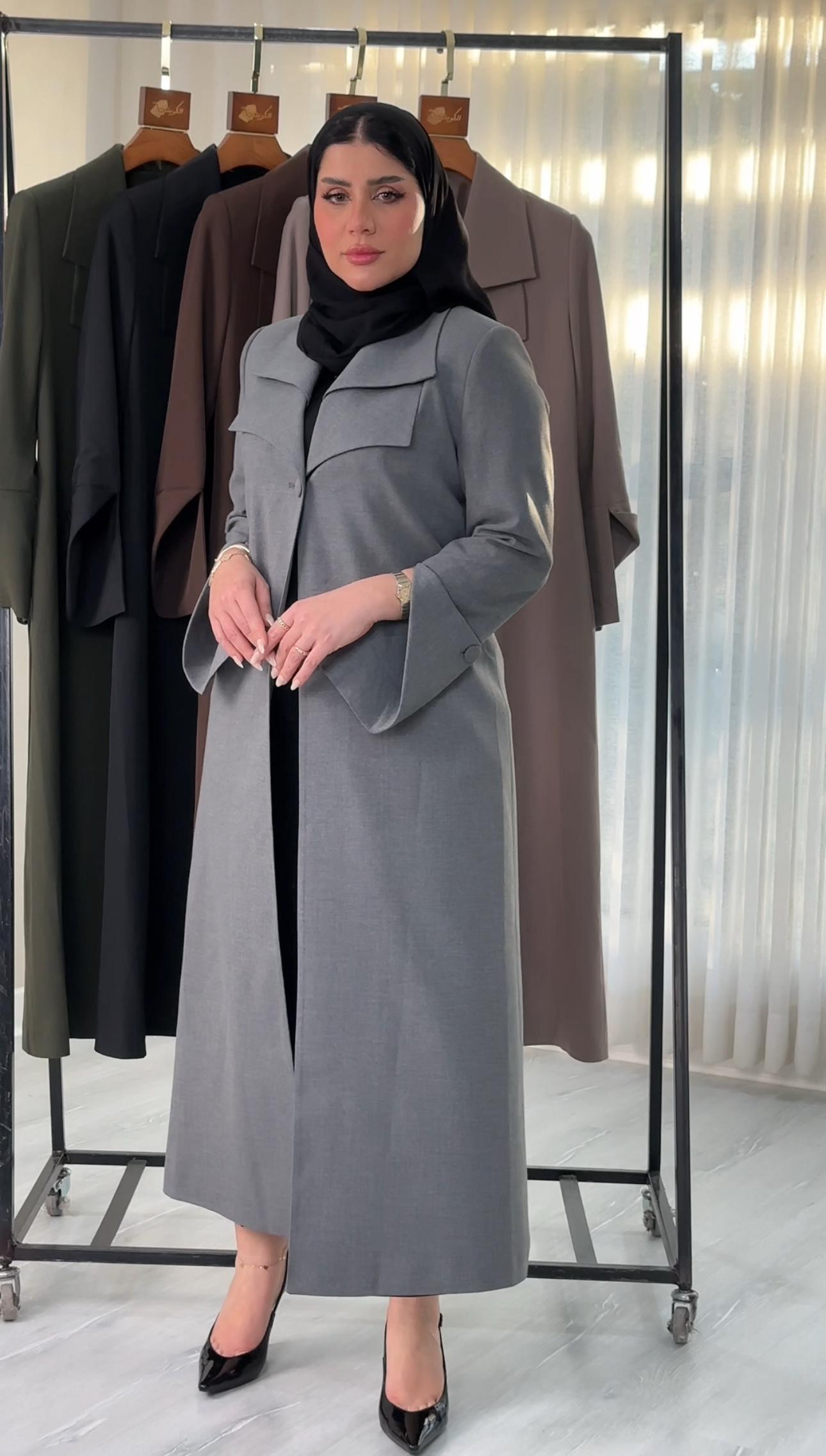 جاكيت نسائي بياقتين