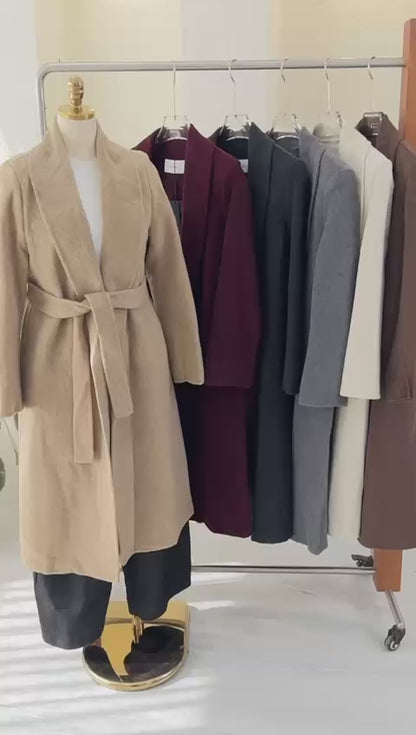 جاكيت جوخ نسائي عريض