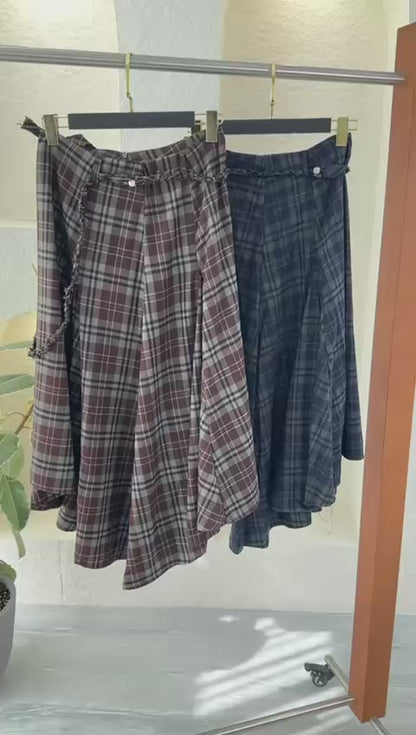 تنورة نسائي بثنايا انسيابية