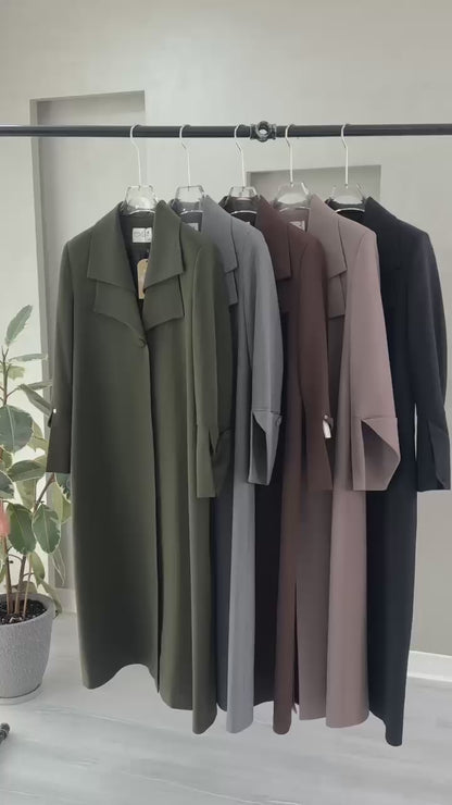 جاكيت نسائي بياقتين