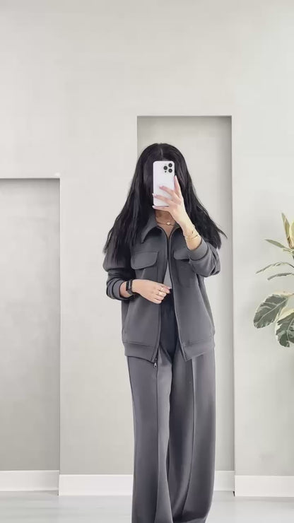 بدلة نسائي بجيوب