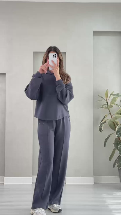 بدلة نسائي كلاسيكية