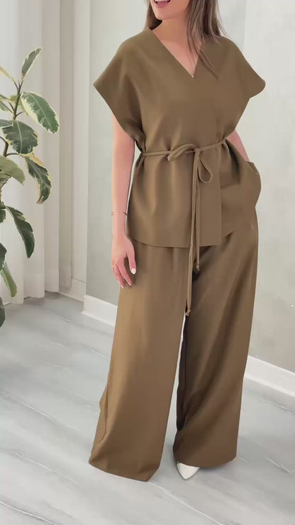 بدلة نسائي من غير اكمام