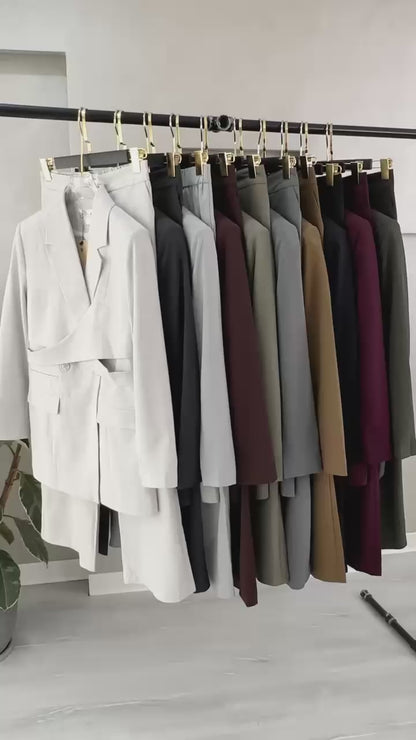 بدلة نسائي موديل عصري