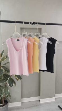 توب نسائي خفيف