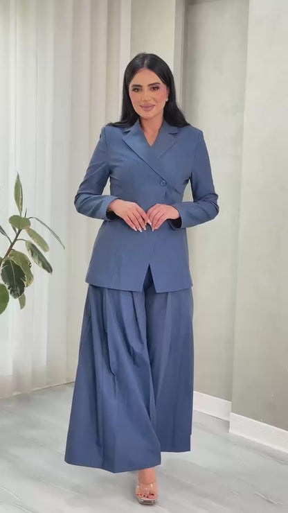 بدلة نسائي