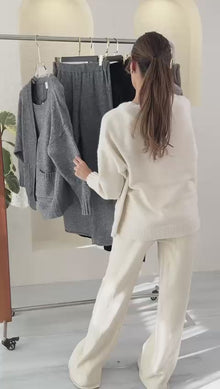 بدلة تريكو نسائي