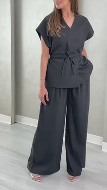 بدلة نسائي من غير اكمام