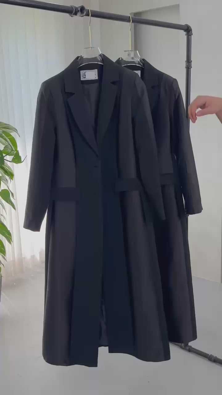 جاكيت نسائي بجيبين