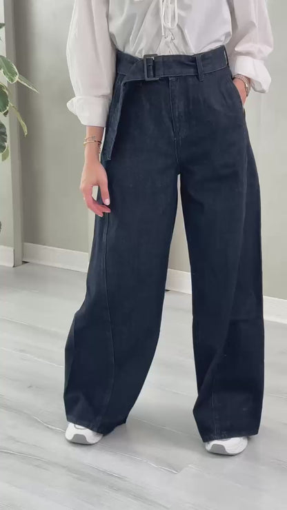 بنطلون نسائي مع حزام