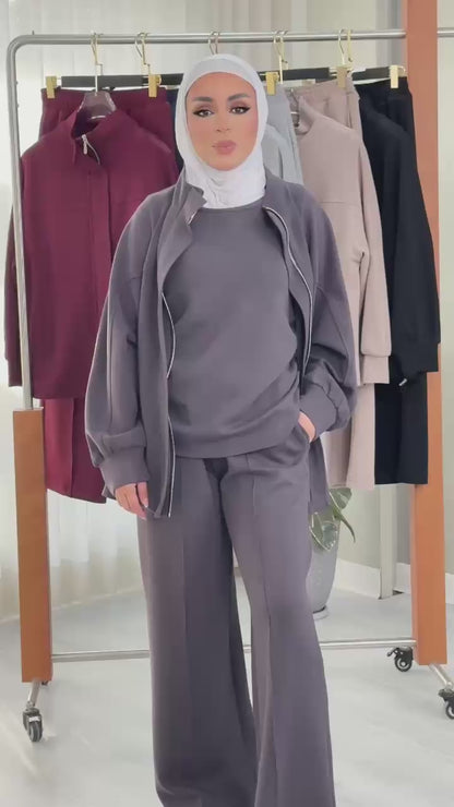 بدلة نسائي بازرار مخفية