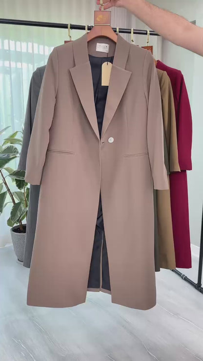 جاكيت نسائي مع زر