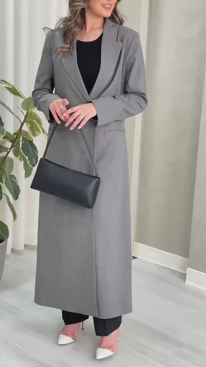 جاكيت نسائي مع زر